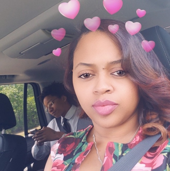 Meet your Posher, Carla - Picture 1 of 1